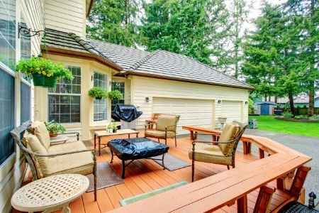 3 Reasons To Install A New Deck